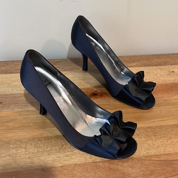 Stuart Weitzman | Black Gigi Ritz Ribbon Peep Toe Heel | Sz 7 - Picture 2 of 10